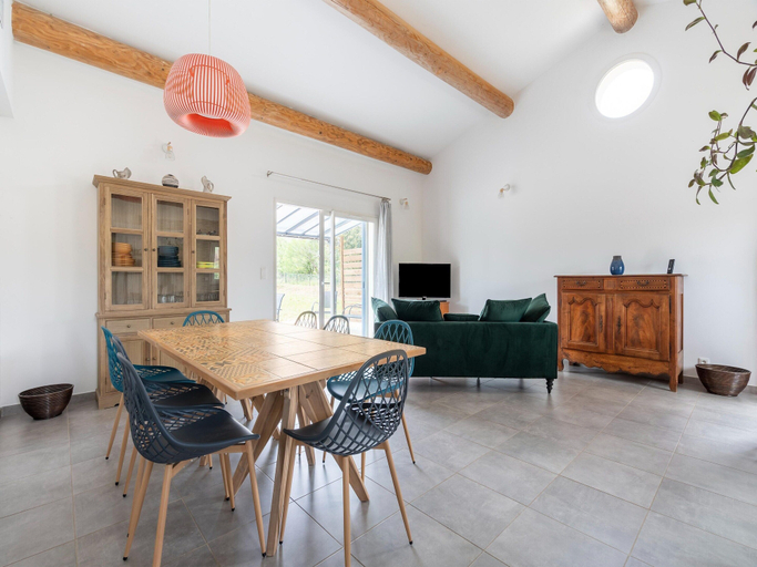 Dining 2, Cosy Holiday Home With Pool, Gard