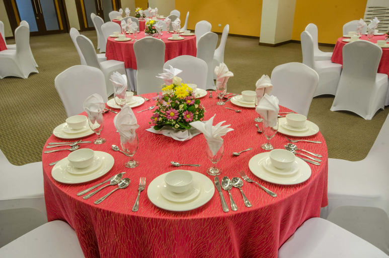 Food & Drinks 5, Fersal Hotel Puerto Princesa, Puerto Princesa City