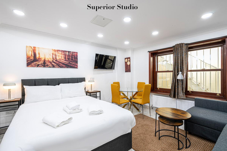 Bedroom 2, Kensington Olympia, London