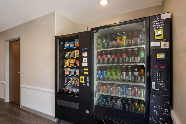 Food & Drinks 5, WoodSpring Suites Grand Rapids Kentwood, Kent