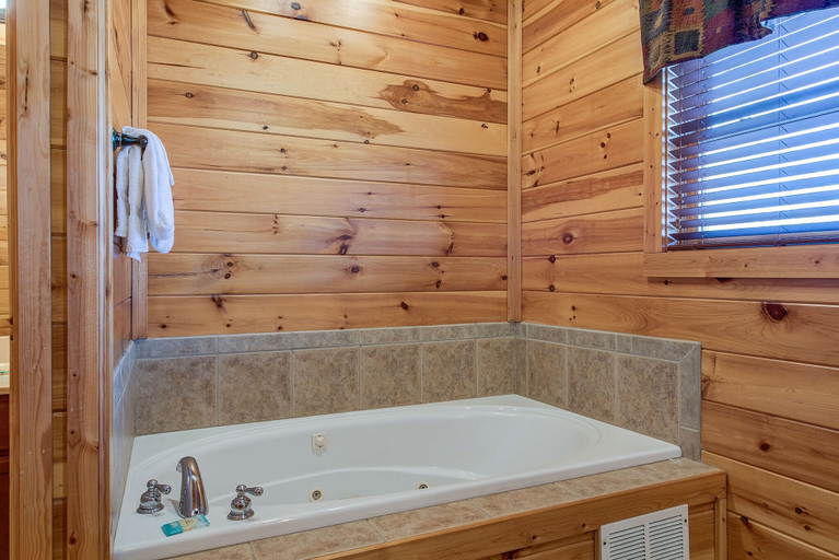 Bathroom 3, Mountain View Lodge by Jackson Mountain Rentals, Sevier
