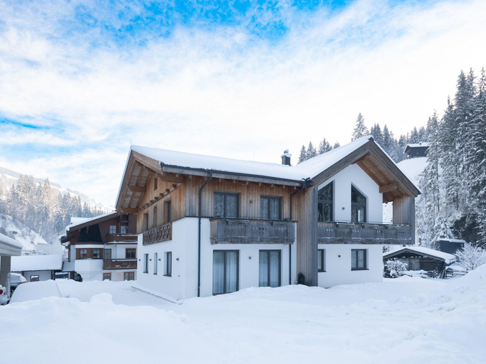 Exterior & Views 1, Chalet in Saalbach near Ski Lift, Zell am See
