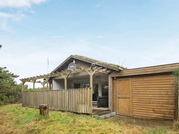 Others 4, 6 Person Holiday Home in Romo, Tønder