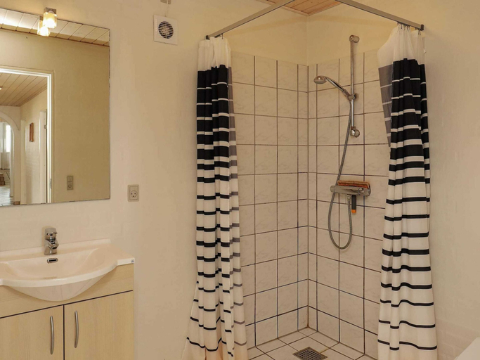 Bathroom 3, 5 Star Holiday Home in Vinderup, Holstebro