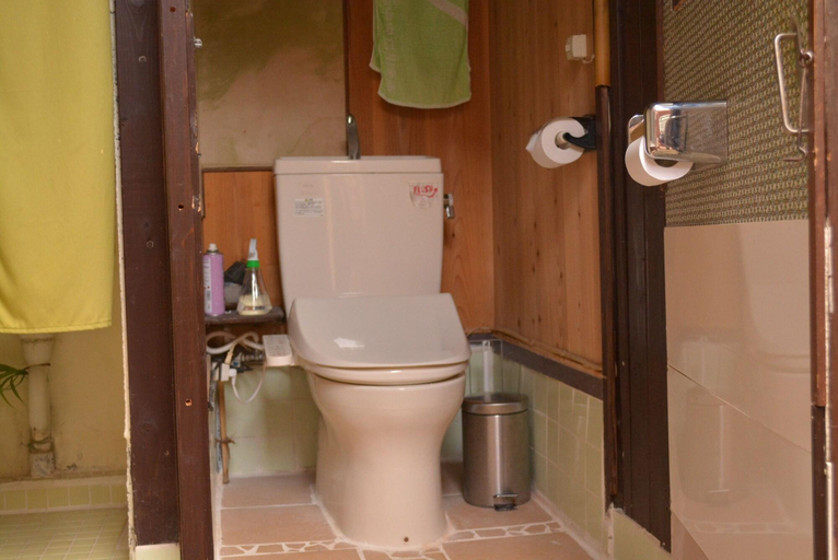 Bathroom 2, Guesthouse Bon, Kyoto