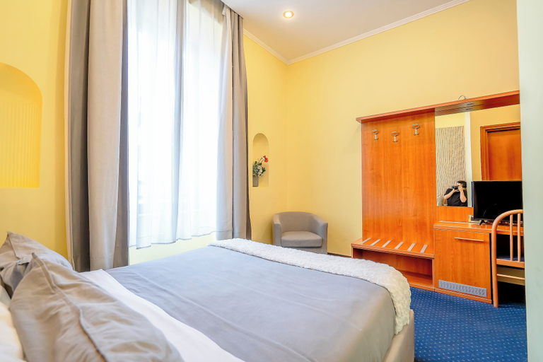 Others 3, Hotel Rome place, Rome