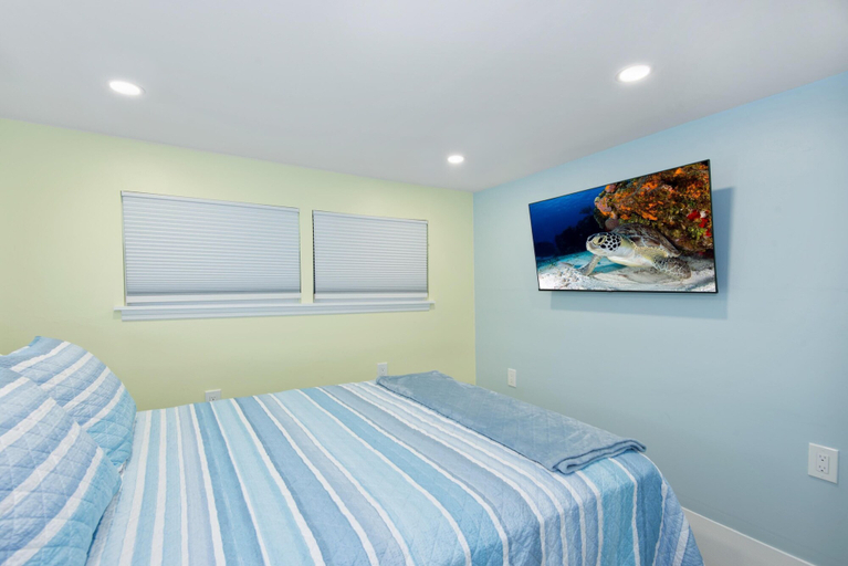 Bedroom 3, Island Paradise Estate, Lee