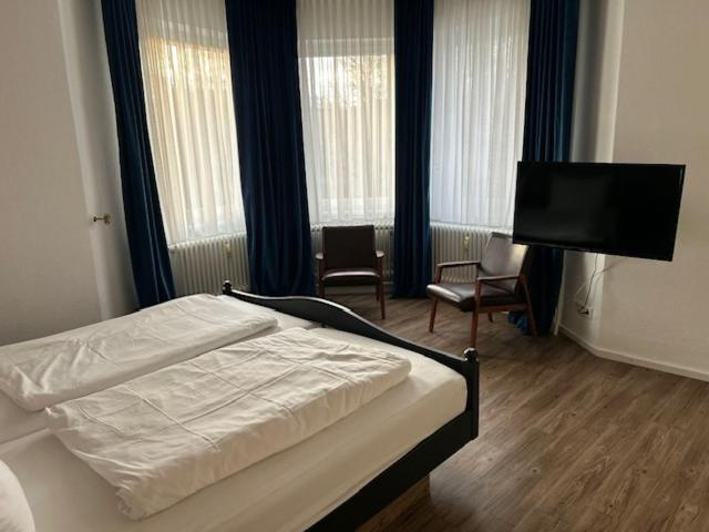 Bedroom 3, Parkhotel Rottweil, Rottweil