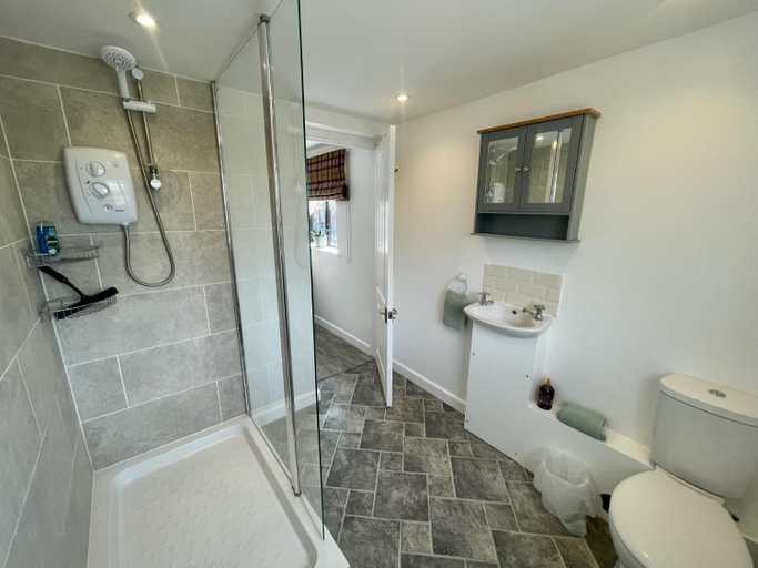 Bathroom 3, Shepherds Gate at The Royal Oak Much Marcle, Herefordshire