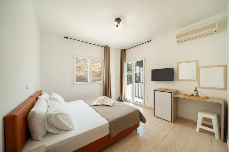 Bedroom 3, Andros Seaview Hotel, South Aegean