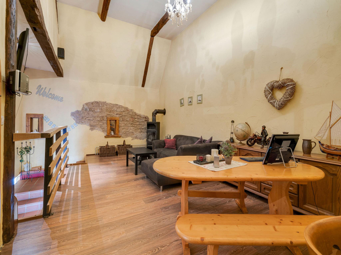 Others 5, Cosy apartment with terrace in Meisburg, Vulkaneifel