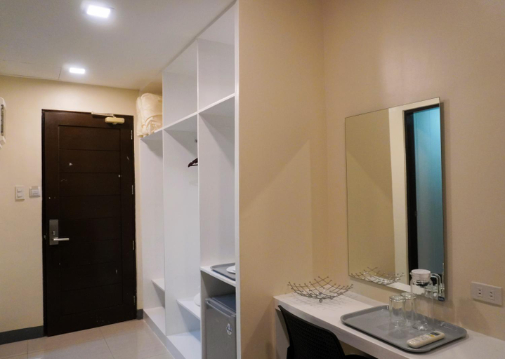 Bathroom 3, LifeBank Center - Training Venue & Accommodation, Santa Barbara