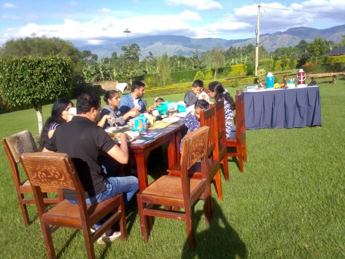 Food & Drinks, PMK Resort, Fort Portal