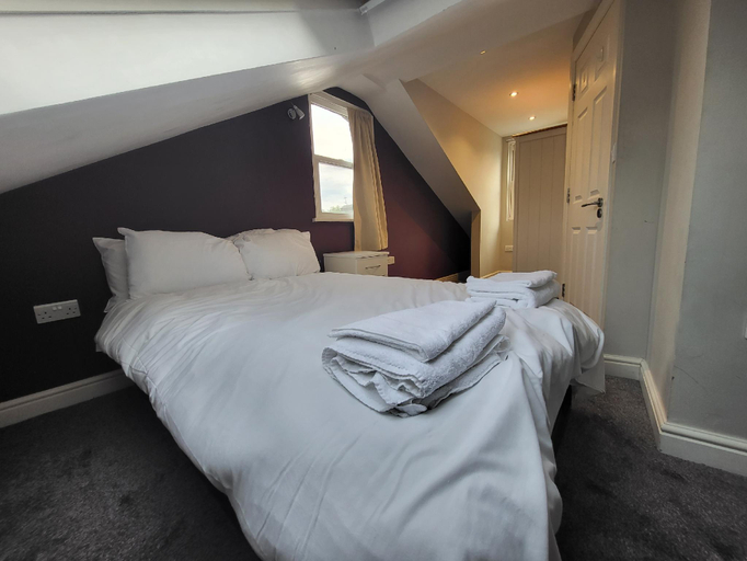 Others 5, Large 4 Bedroom House in Central London, London