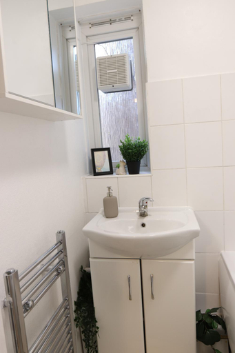 Bathroom, Rosebank Guest House, London