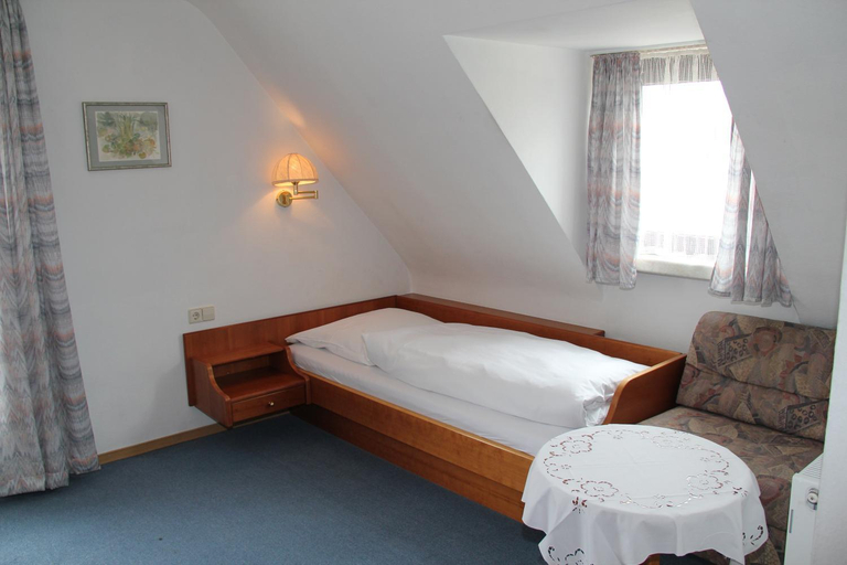 Bedroom 3, Hotel Strobel, Stuttgart