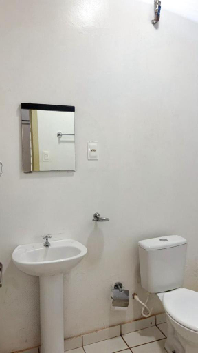 Bathroom, Canoas Hotel, Poconé