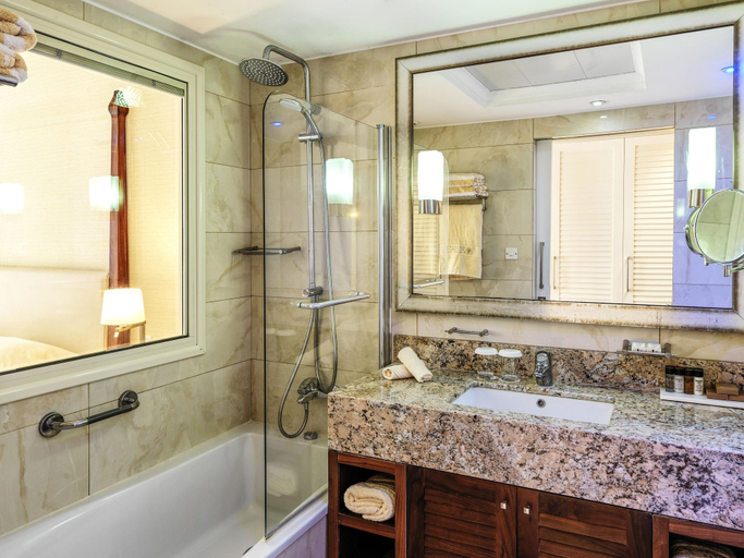Bathroom 5, Alexander The Great Beach Hotel