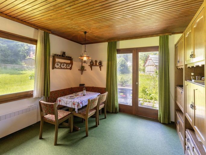 Dining 2, Holiday Home in Ferlach Near Woerthersee, Klagenfurt Land