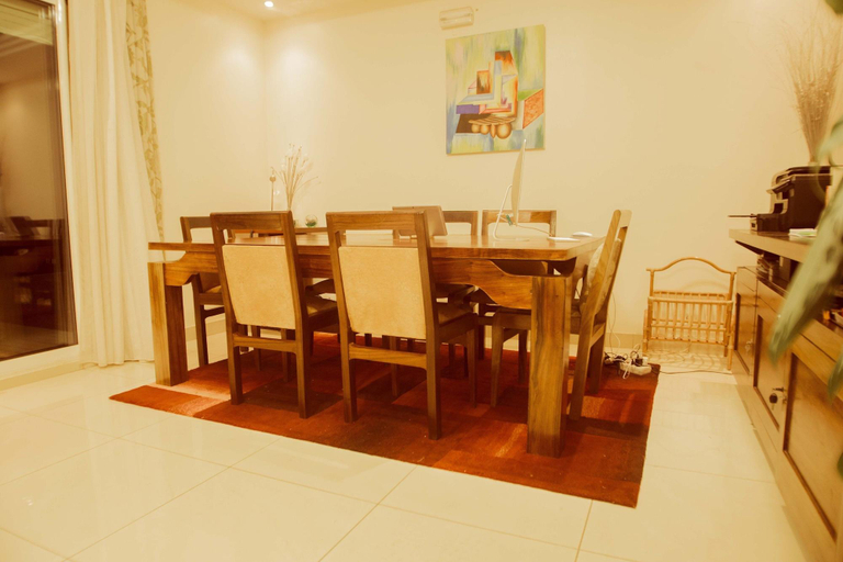 Food & Drinks 5, Residence Massou Bastos Golf, Mfoundi