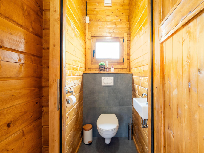 Others 4, Chalet in Brabant near Nature Reserves, Valkenswaard