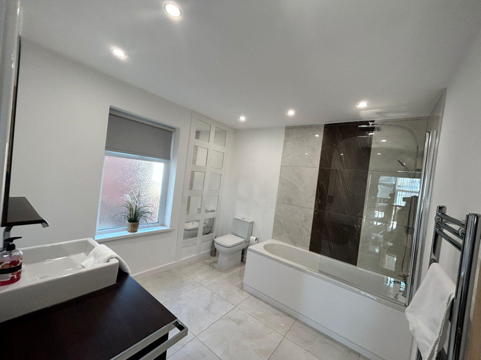 Bathroom 3, Westview House by Sasco Apartments, Blackpool