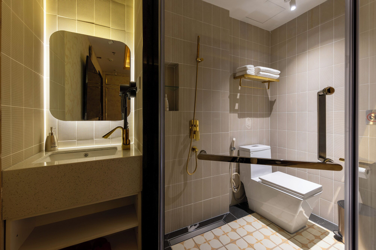 Bathroom 3, Pynt Hotel 4, Bình Thạnh