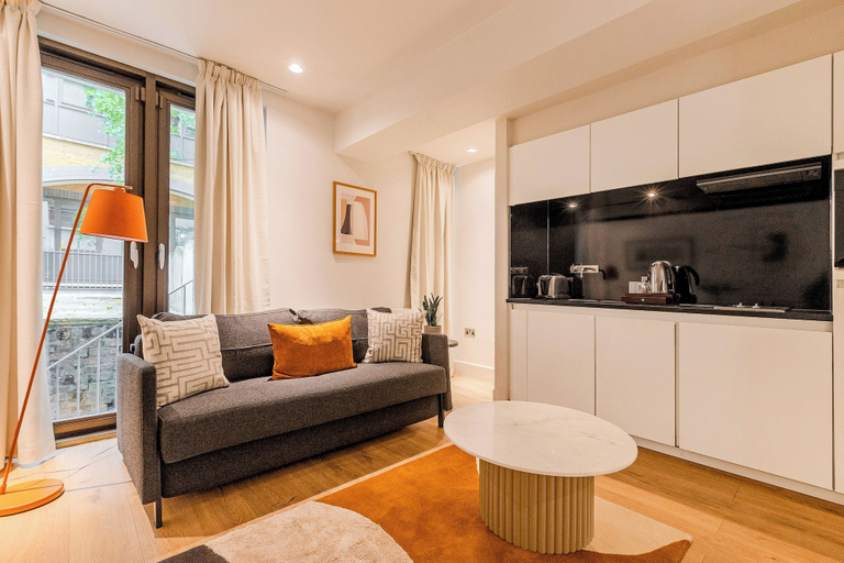 Others 4, Your Apartment - St. Paul's, London