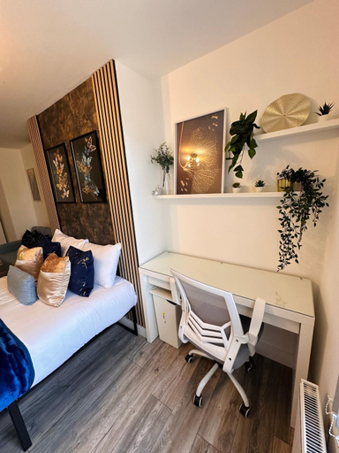 5, Elegant Studio Apartment within a shared house in Harborne Park Road - Birmingham R4, Birmingham