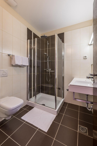 Bathroom 3, Hotel Terra, Novalja