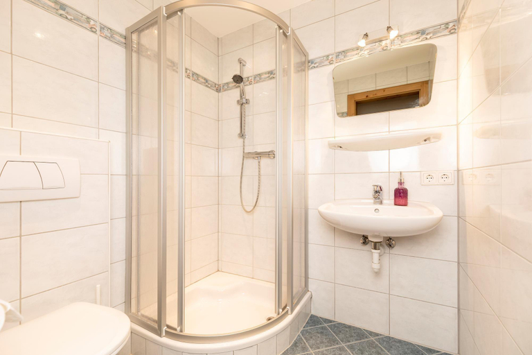 Bathroom 2, Holiday Home in Strass with Mountain Views, Schwaz