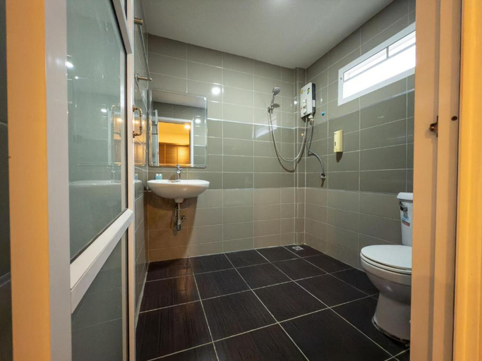Bathroom 4, The Seathru Kohlarn, Pattaya