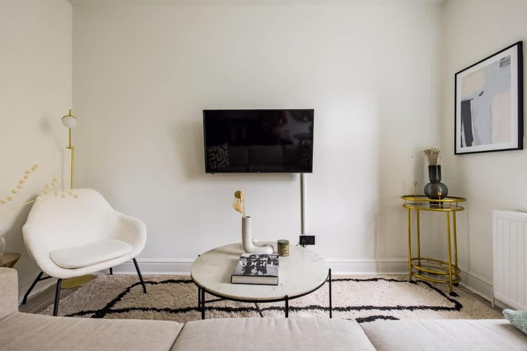 Bedroom, The Kensington And Chelsea Classic - 2BDR Flat, London