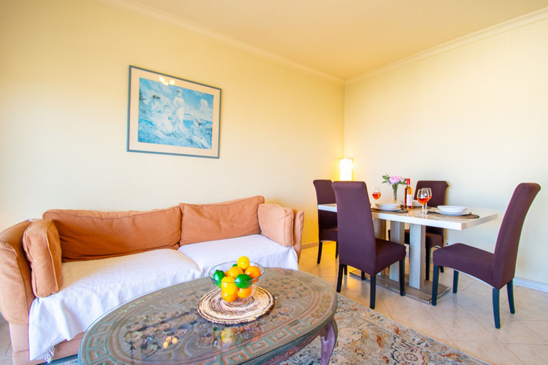Room 4, Casa Tara - Lovely Carvoeiro Apartment With Great, Lagoa