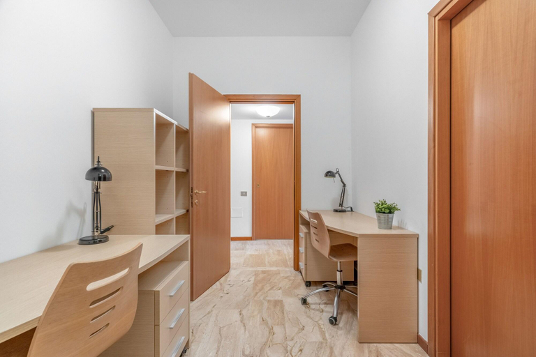 Others 5, Casa Da Suite Fraschini, Milano