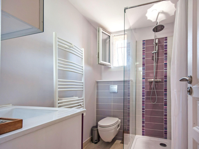 Bathroom 4, Luxurious Villa in Les Issambres with swimming pool and Sauna, Var