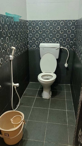 Bathroom 4, AP Heaven Villa, Viluppuram