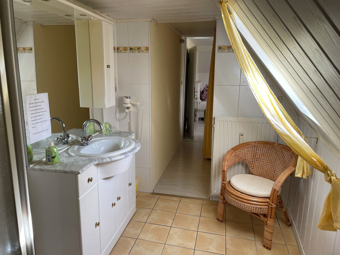 Bathroom 5, Hotel Villa Vital, Heidekreis
