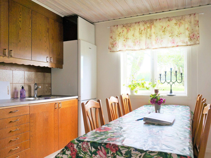 Others 5, 4 Person Holiday Home in Gotene, Götene