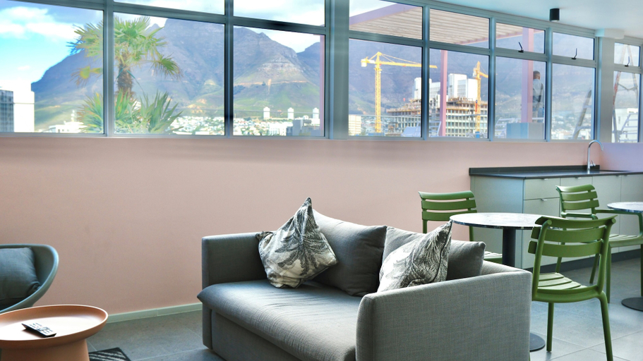 Others 5, Urban Elephant The Rose, City of Cape Town