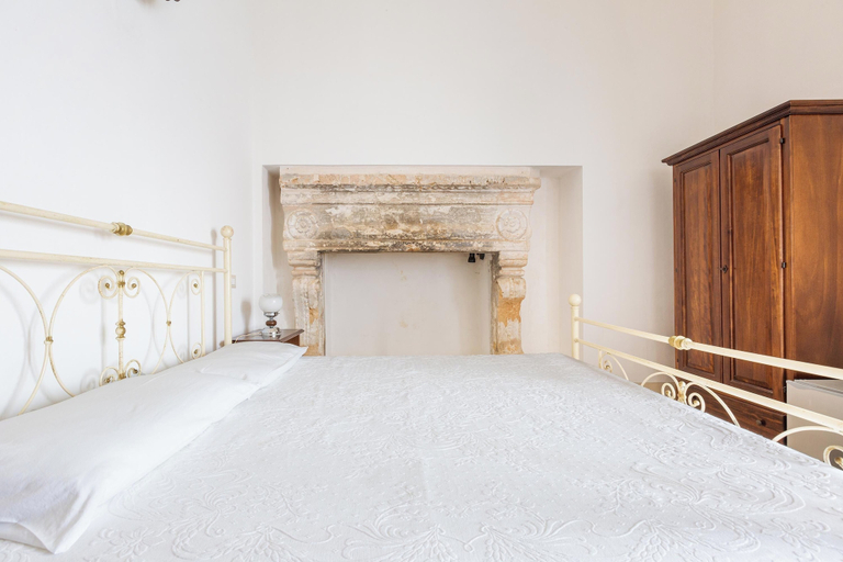 Bedroom 3, Palazzo San Giovanni, Lecce