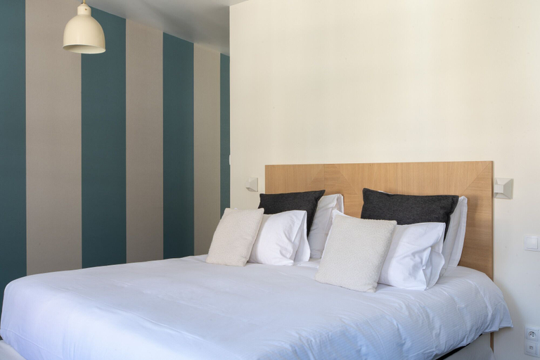 Bedroom 4, La petite fugue, Côte-d'Or