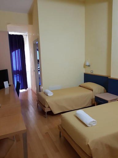 Bedroom 2, Hotel Le Cardinal, Modena