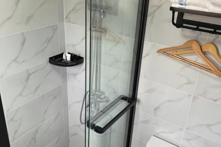 Bathroom 3, Seabreeze Inn, Shenzhen