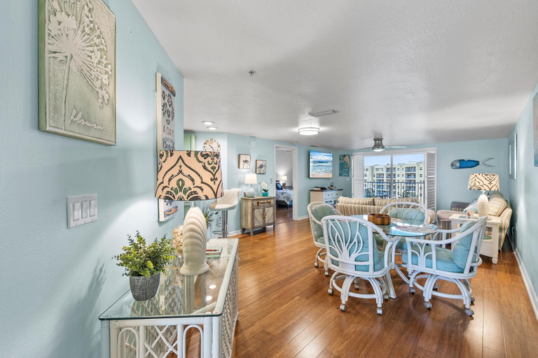 Food & Drinks 4, Oceanwalk 1-502, Volusia