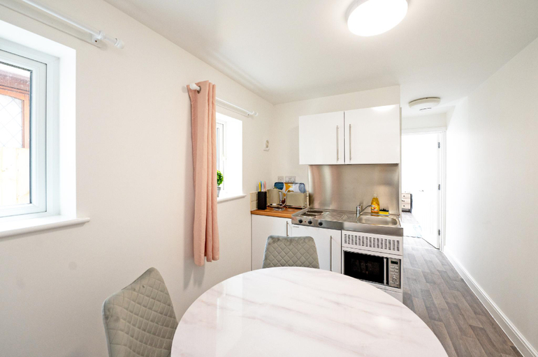 Others 2, City Centre Self-Contained Studio Apartments, Southampton