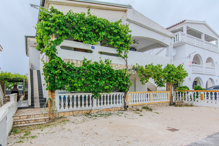 Exterior & Views, Apartment Pisacic, Vir