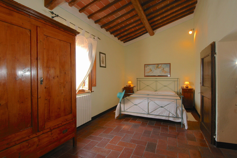 Room 3, Agriturismo Near Cortona With Swimming Pool, Arezzo