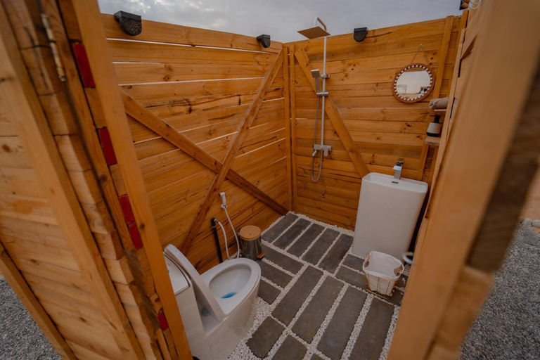 Bathroom, Infinity Camp, Biddiya