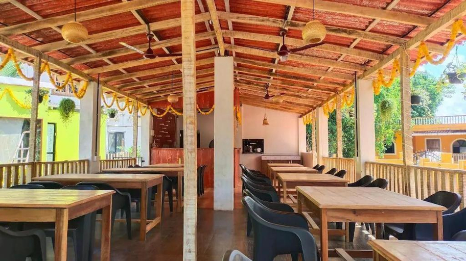 Food & Drinks, Selesta Sea by the Beach Morjim, North Goa